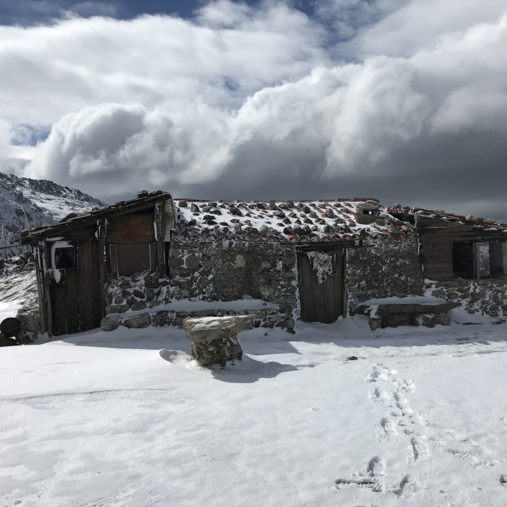 rifugio del sole con la neve